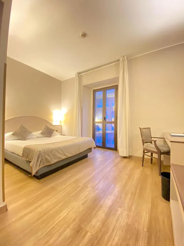 غرفة بسرير كينج، Mokinba Hotel Baviera 1/9