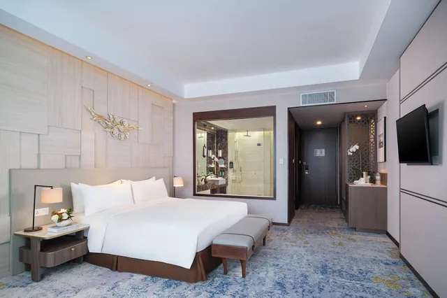 غرفة قياسية بسرير كوين مع دخول صالة النادي، Crowne Plaza Bandung 3/5