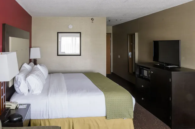 Standard, King Bed, Holiday Inn Express Big Rapids, an IHG Hotel 1/4