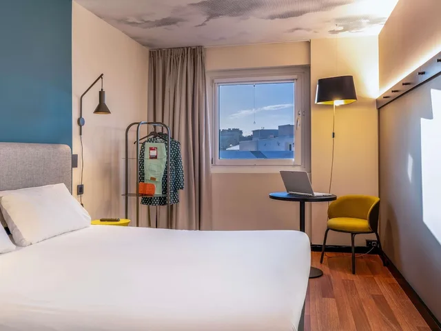 Superior, Double Bed, Ibis Malaga Centro Ciudad Hotel 2/8
