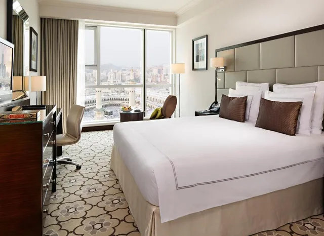 غرفة كلاسيكية بسرير فردي بإطلالة على المدينة، فندق مكة سويس أوتيل(Swissotel Makkah) 1/2