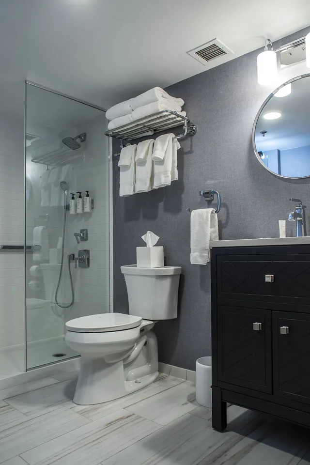غرفة قياسية بسرير كوين، The Spa at Norwich Inn 7/8