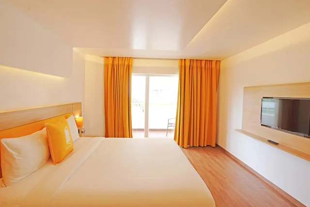 جناح بريميوم بسرير كينج، BloomSuites Calangute 1/2