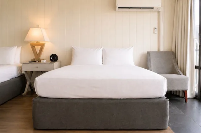 إطلالة على البحر بشرفة، Hotel La Croix 4/10
