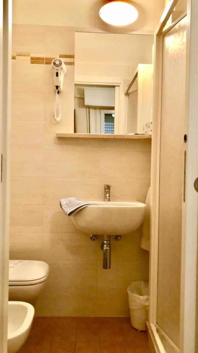 غرفة قياسية رباعية، Hotel Alessi Rimini 2/4