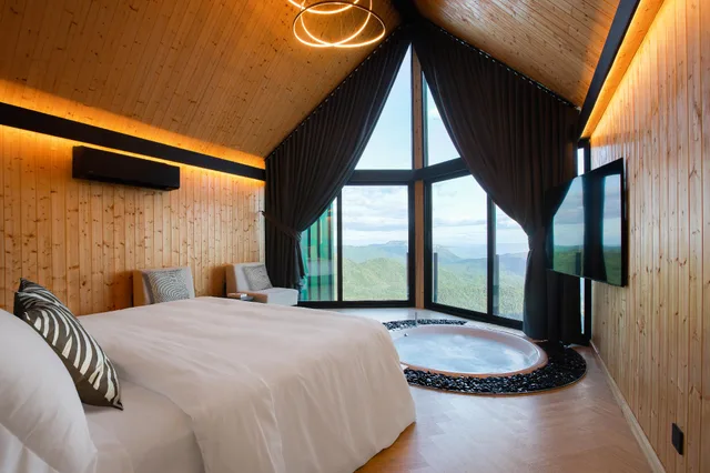 جناح شهر العسل، Pino Latte Resort and Hotel 1/2