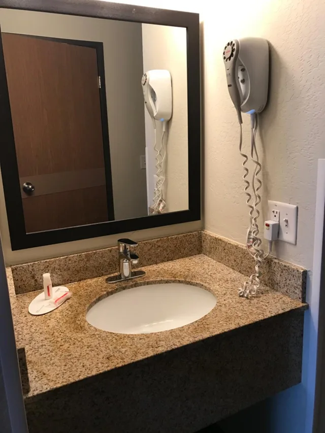 جناح استوديو بسريرين كوين مع أريكة، Days Inn & Suites by Wyndham East Flagstaff 5/6