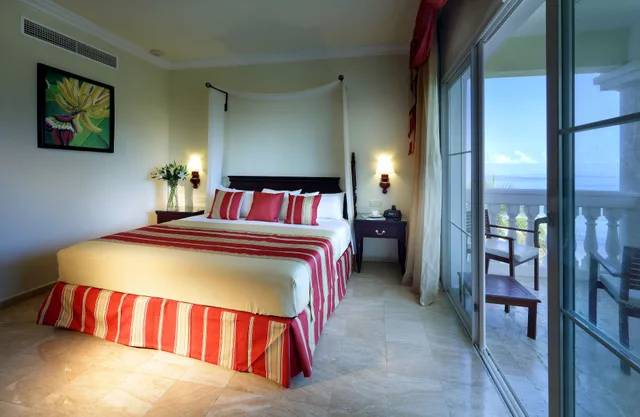 جناح بسرير كينج بإطلالة على الحديقة مع أريكة، Grand Palladium Jamaica Resort & Spa-All Inclusive 2/10