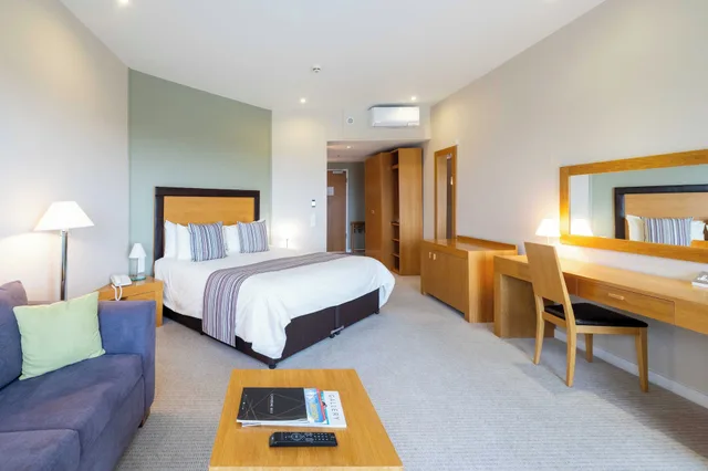غرفة بريميوم بسريرين منفصلين بشرفة، Hotel De France 2/4