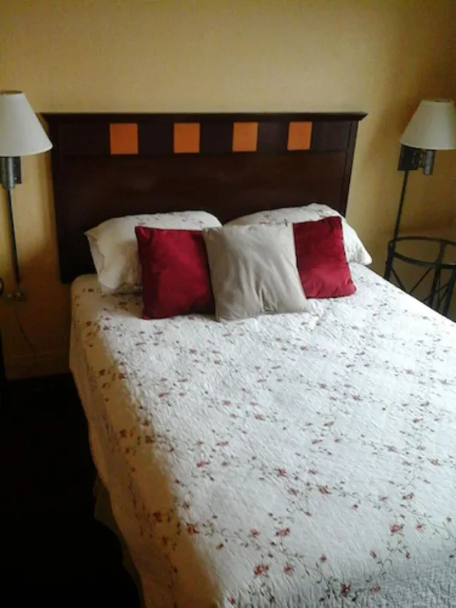 Room, Queen Bed, Ocean View, Gilmore Hotel, Trademark Collection by Wyndham 2/2
