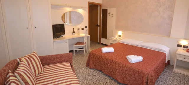 Premium, King Bed, Balcony, Gold Hotel 4/7