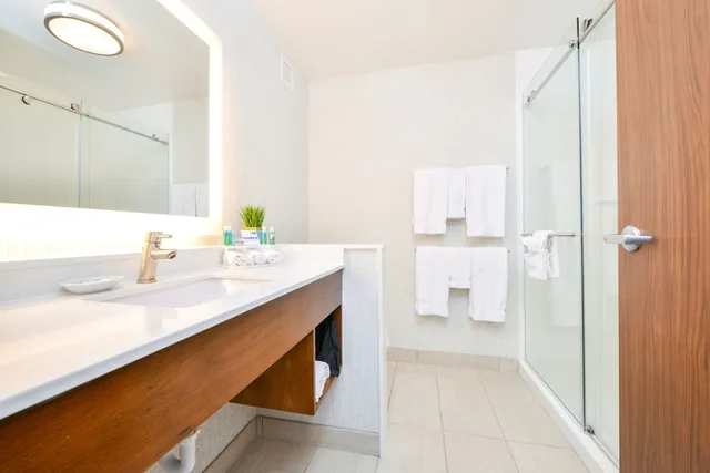 غرفة قياسية بسرير كينج، Holiday Inn Express And Suites Salem 4/4