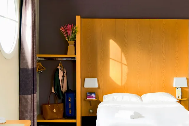 Room, Quadruple, 1 Double and 2 Bunk Beds, B&B Hotel at Disneyland Paris 4/6