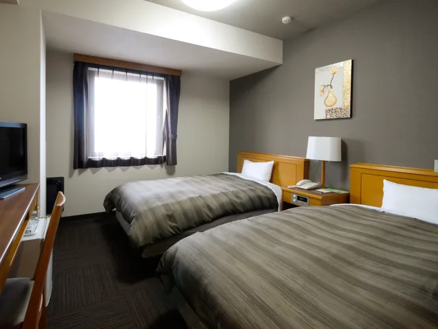 غرفة بسريرين منفصلين للمدخنين، Hotel Route-Inn Akita Tsuchizaki 1/7