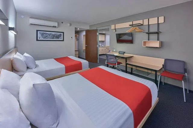 جناح بسريرين مزدوجين بغرفة نوم واحدة مع أريكة، City Express by Marriott Cananea 2/5