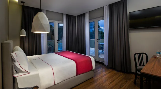 جناح بانورامي بسرير كوين، Hotel MX mas reforma CDMX, Trademark Collection by Wyndham 1/4