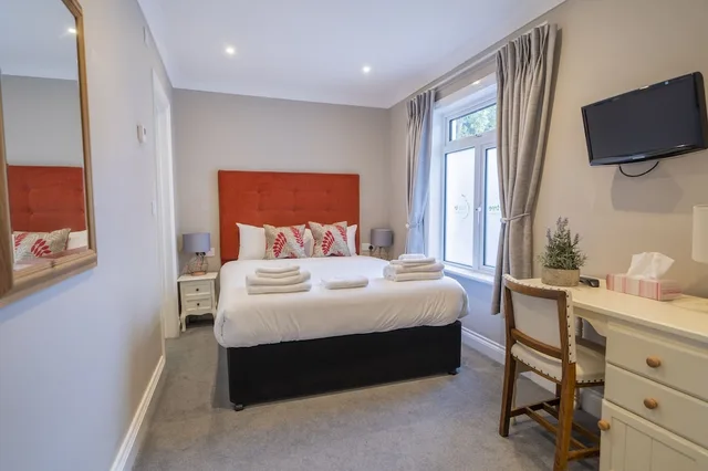 Apartment, Queen Bed, Peartree Serviced Apartments 2/6