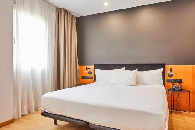 Superior, Double or Twin Bed, Silken Sant Gervasi Hotel 4/10