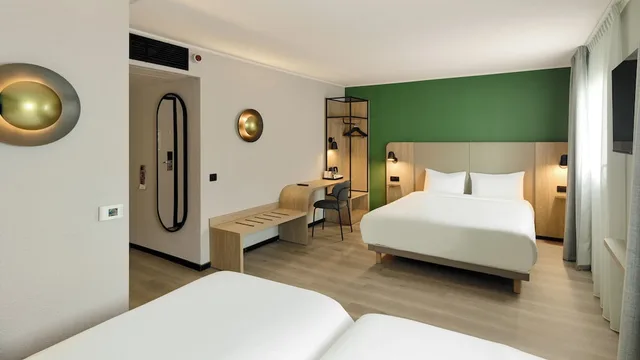 غرفة قياسية بسرير كوين مع أريكة، Campanile Paris Est Pantin 9/10