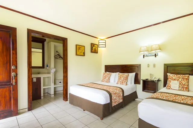 غرفة قياسية بسرير كوين وسرير مزدوج، Arenal Volcano Inn 4/10