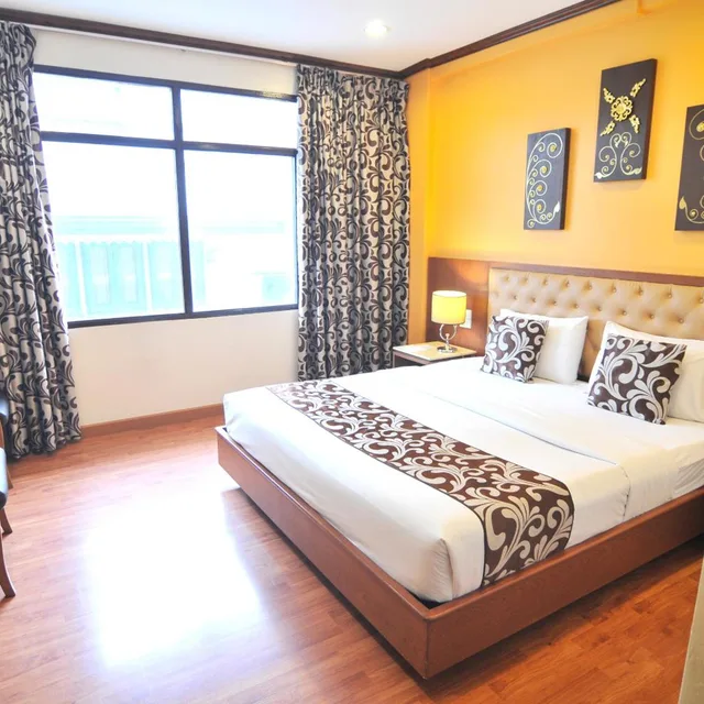 غرفة بسريرين منفصلين بإطلالة على المسبح، Malaysia Hotel 5/10