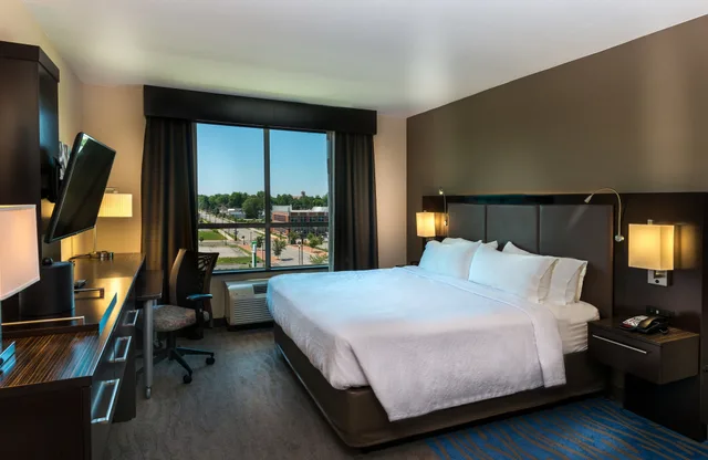 غرفة قياسية بسرير كينج بإطلالة على المدينة، Holiday Inn Owensboro Riverfront 1/5