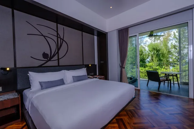 غرفة ديلوكس بسرير كينج بشرفة، Lone Pine Penang a Tribute Portfolio Resort 5/9