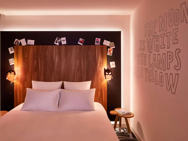 Mama, Medium، Mama Shelter Belgrade 1/3