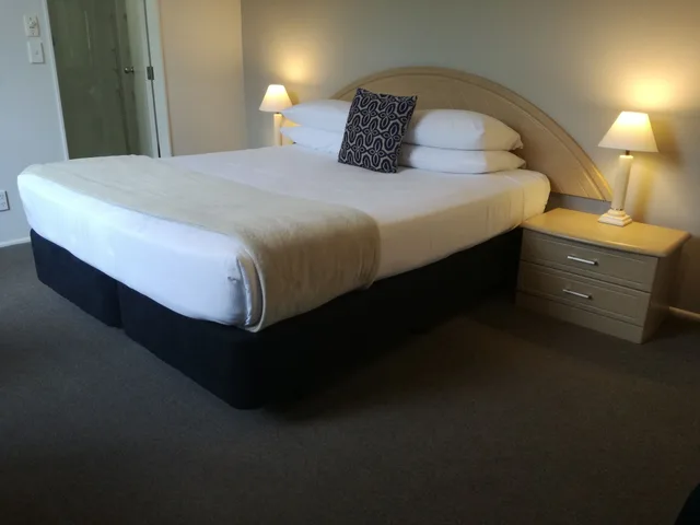 Studio, King Bed, Pacific Motor Inn 7/10