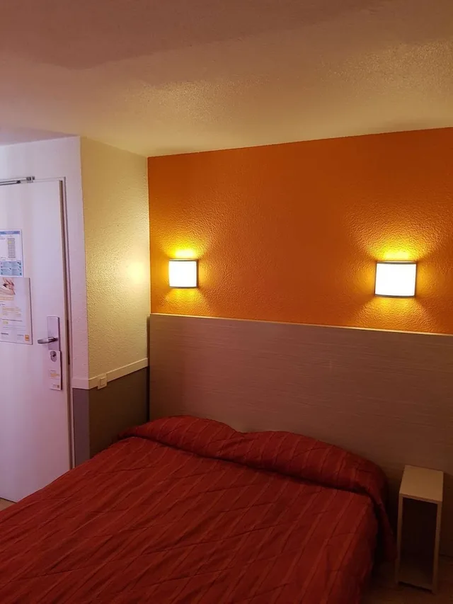 غرفة قياسية بسرير مزدوج، HECO Colmar Nord 1/2