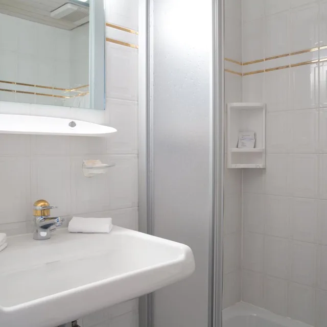 غرفة تنفيذية رباعية بإطلالة على الجبل بشرفة، Helvetia Intergolf Hotel And Aparthotel 5/6