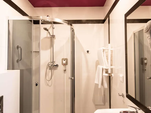 غرفة قياسية بسريرين منفصلين مع أريكة، Ibis Styles Gniezno Stare Miasto 2/2