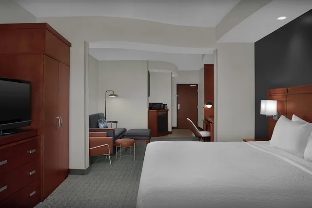 استوديو بسرير كينج مع أريكة، Courtyard by Marriott San Antonio SeaWorld - Westover Hills 1/4