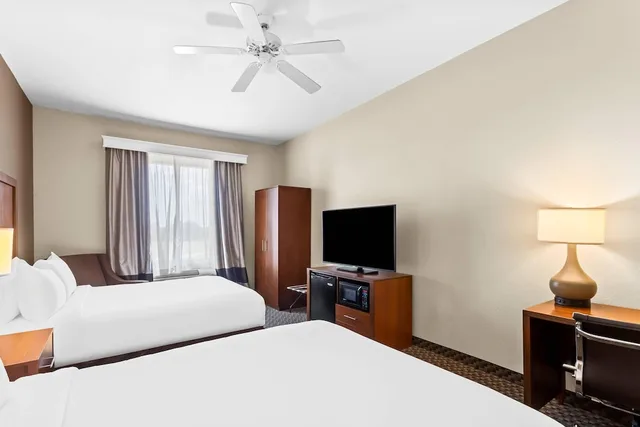 جناح بسريرين كوين مع أريكة، Comfort Inn and Suites Grenada 7/10