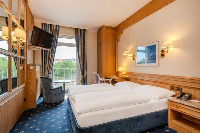 غرفة قياسية بسرير كوين بإطلالة على البحيرة، Ringhotel Seehof Berlin 1/2