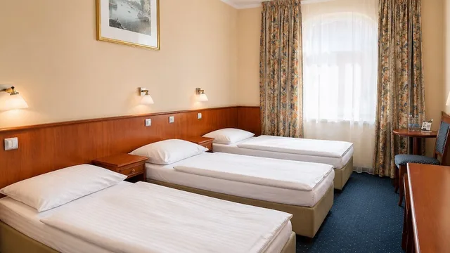 غرفة قياسية ثلاثية بثلاثة أسرّة، Hotel Union 2/10