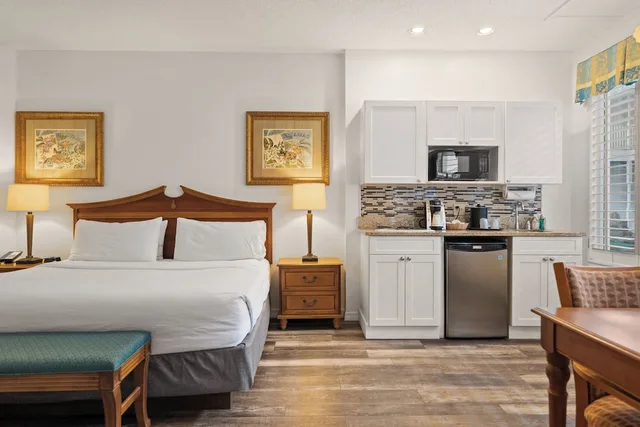 غرفة بريميوم بسرير كينج مع أريكة، Holiday Inn & Suites Clearwater Beach S-harbourside 1/4