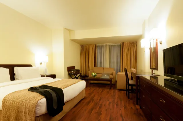غرفة سوبيريور بسرير مزدوج أو سريرين منفصلين، Le Commodore Hotel, Beirut 1/3