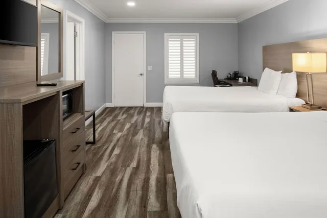 غرفة بسريرين كوين، Lone Oak Lodge 3/10
