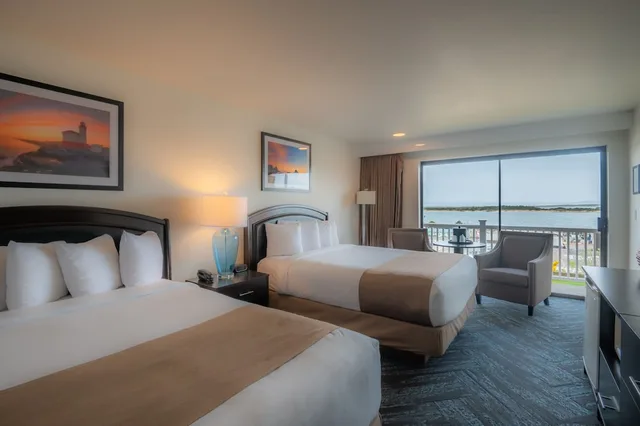 East, Standard, 2 Queen Beds، Bandon Inn 1/2