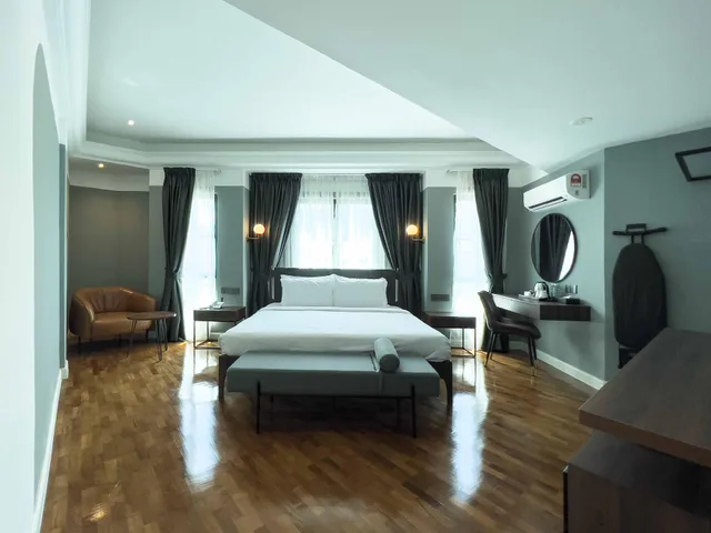 Costa، Seri Costa Hotel 1/1