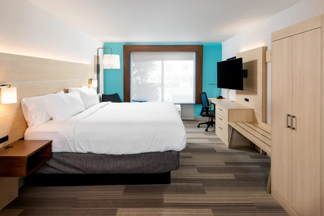 جناح بسرير كينج، Holiday Inn Express Hotel & Suites Daphne 1/2