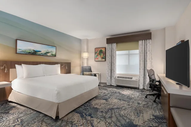 غرفة بسرير كينج بشرفة بغرفة نوم واحدة بحوض استحمام لذوي الإعاقة، Hilton Garden Inn Santa Barbara/Goleta 3/9