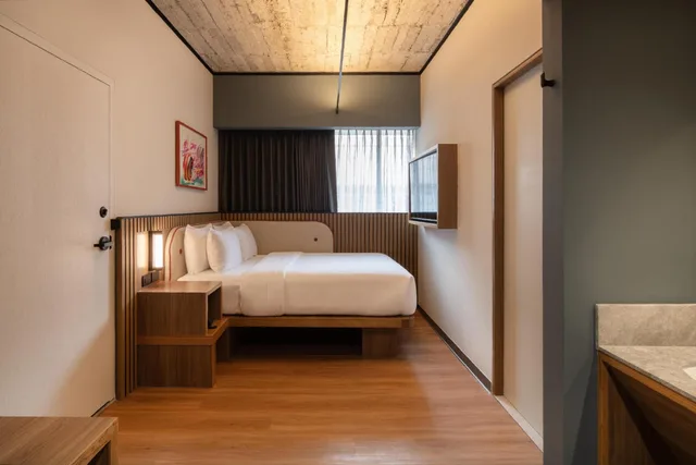 Compact, Queen Bed, Accessible، Motto by Hilton Guadalajara Centro Historico 4/4