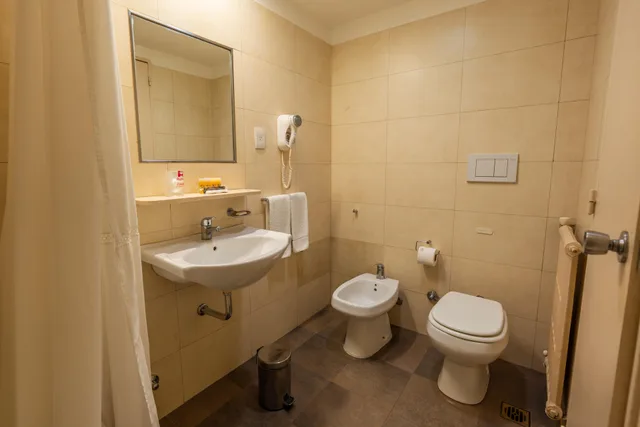 غرفة قياسية رباعية، Austral Express Hotel 3/4