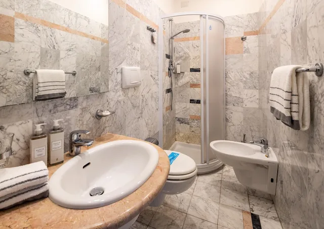 غرفة سوبيريور بسرير كوين، Hotel Shelley e Delle Palme, BW Signature Collection 4/6