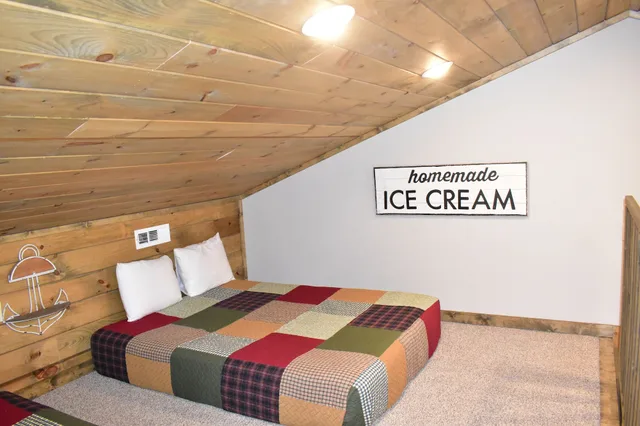 3 Bedrooms, Condo, Loft, King Bed, 2 Queen Beds, Bunk Bed, Lake View, Sofa، Indian Point Lodge Amp Condominiums 2/10