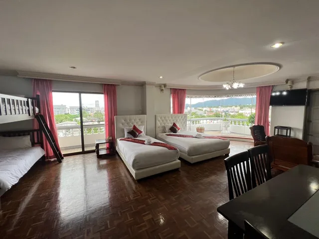 جناح ملكي، Chao Phya Grand Hotel 1/1
