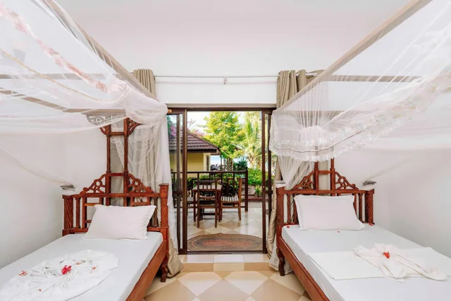 غرفة بسرير مزدوج بإطلالة على البحر بشرفة، Ifa Beach Resort 1/4