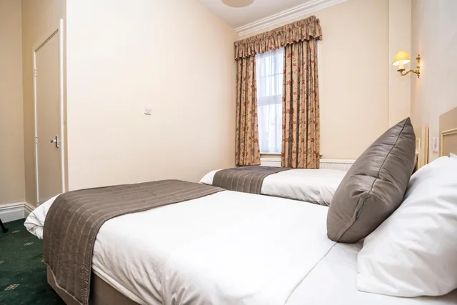 غرفة بسريرين منفصلين، Borough Arms Hotel 6/8